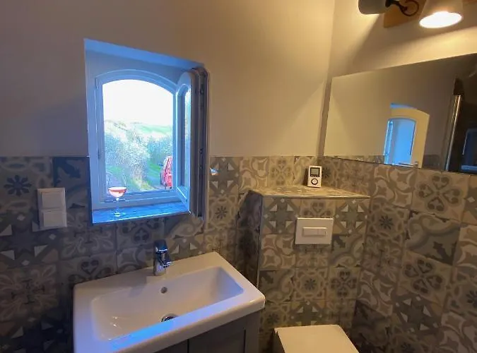 Weinbergshaus Mit Blick Auf's Wasser Nyaraló *