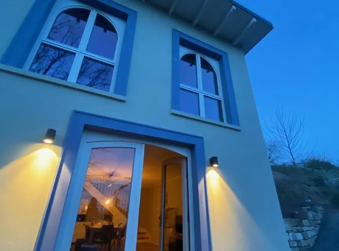 Weinbergshaus Mit Blick Auf's Wasser Nyaraló