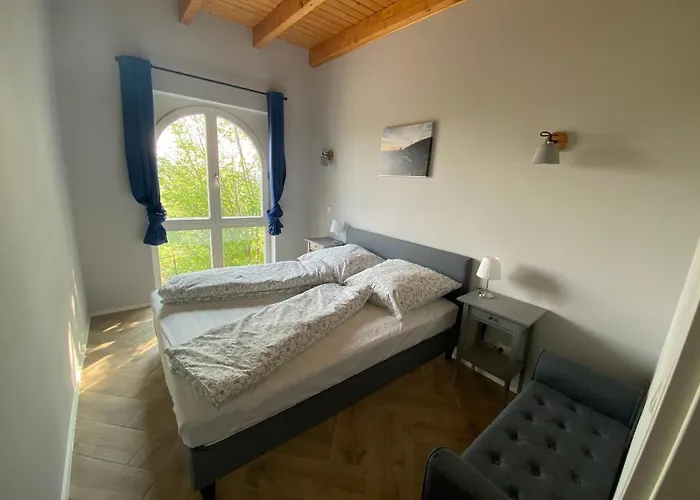 Weinbergshaus Mit Blick Auf's Wasser Nyaraló Salzatal