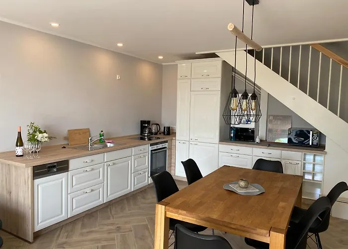 Weinbergshaus Mit Blick Auf's Wasser Nyaraló *